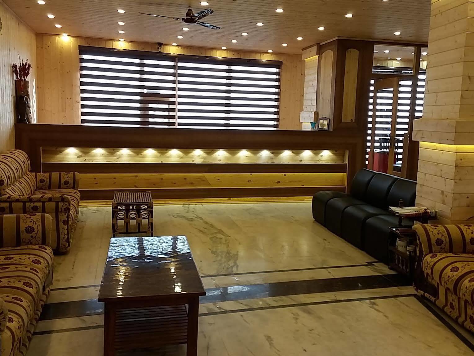 Hotel Shivalik Kasauli Eksteriør billede